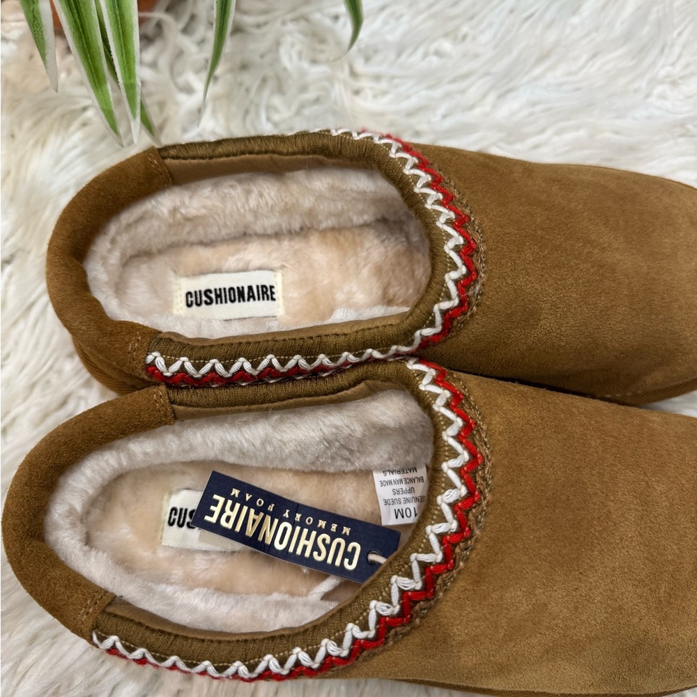 New🌿Cushionaire Women's Tan Slippers - Picture 4 of 7